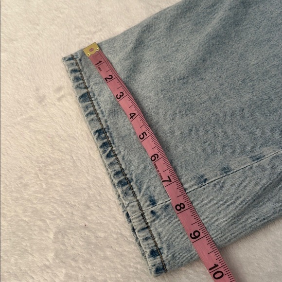 H&M High Waisted Relaxed Fit Wide Leg Distressed Light Vintage Wash Jeans 4 - Picture 12 of 12